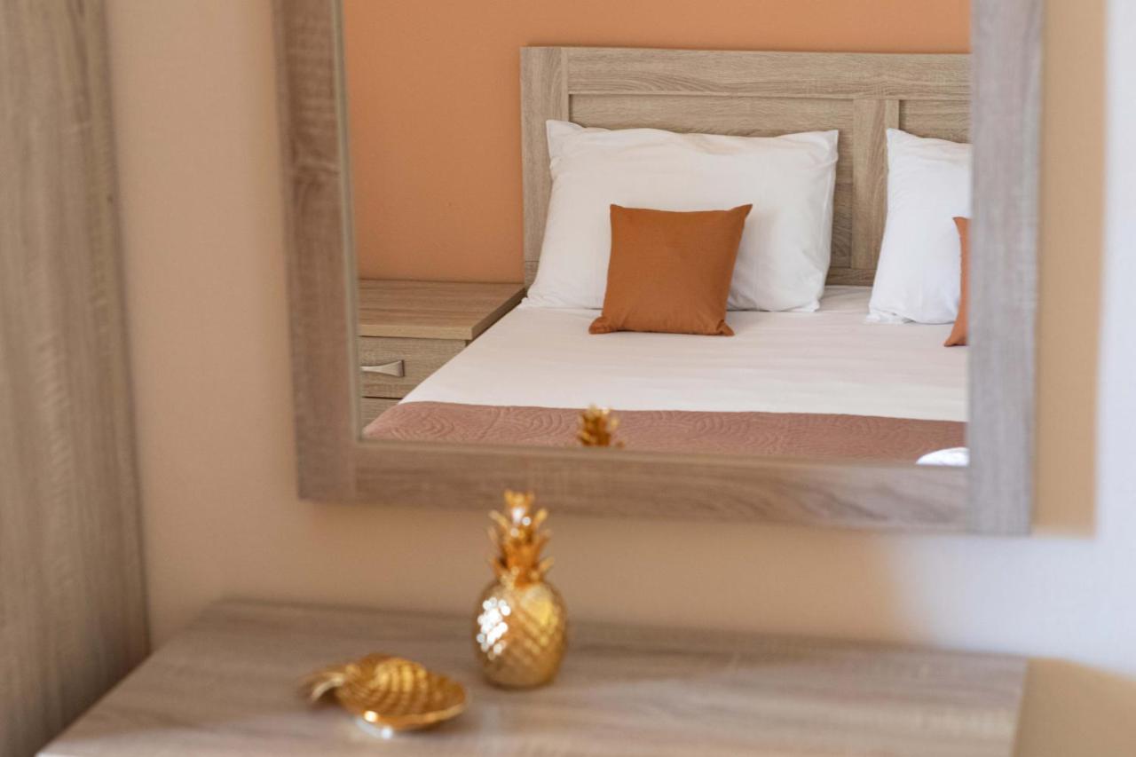 טולון Stella Rooms מראה חיצוני תמונה